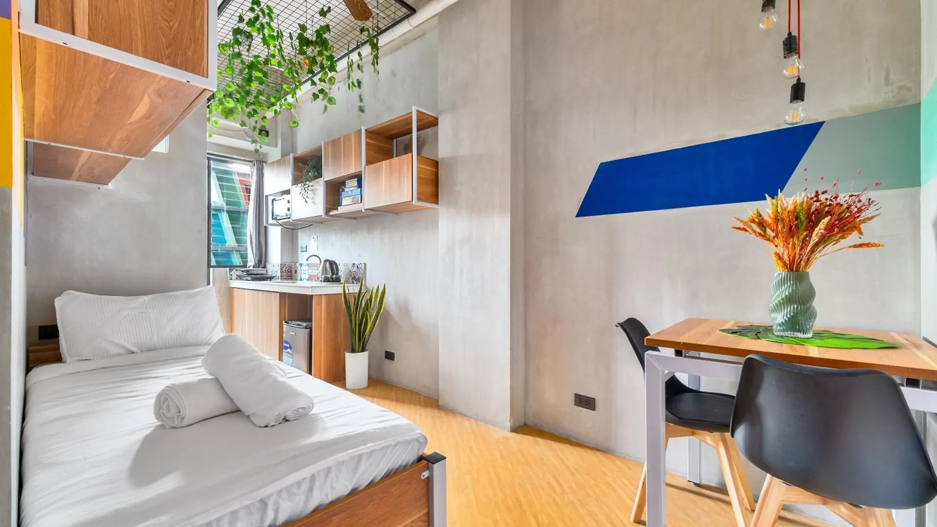 *** Hotel Redenza Suites Makati City Philippines